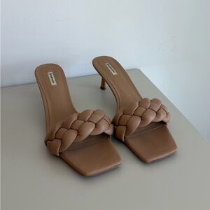 Stradivarius tan mules